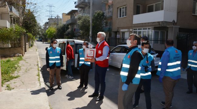 İMAMLAR KIZILAY İLE BİRLİKTE YARDIM DAĞITTI